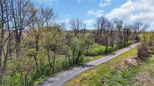 1770 Vavra Drive, Ely, IA 52227