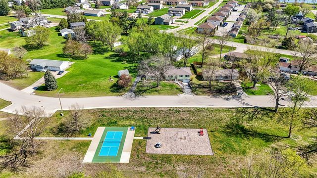 1770 Vavra Drive, Ely, IA 52227