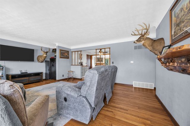 1770 Vavra Drive, Ely, IA 52227