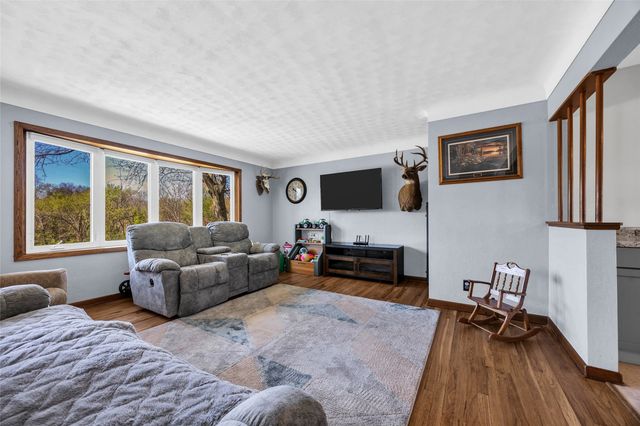 1770 Vavra Drive, Ely, IA 52227