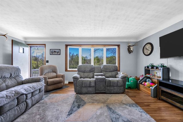 1770 Vavra Drive, Ely, IA 52227