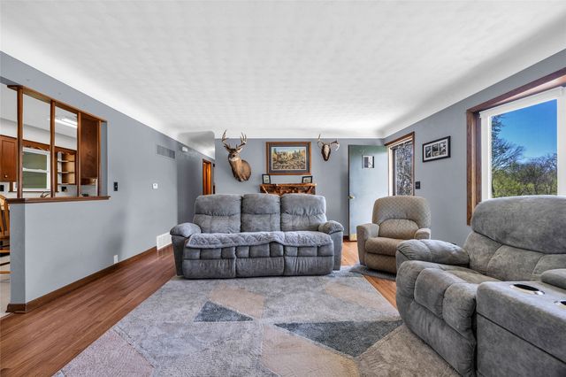 1770 Vavra Drive, Ely, IA 52227