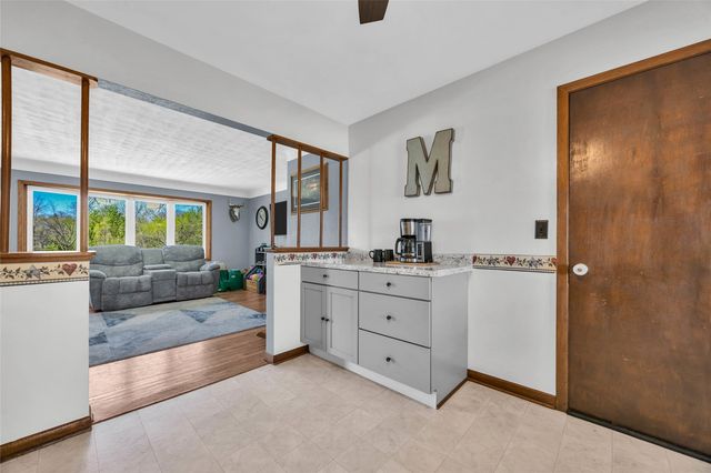 1770 Vavra Drive, Ely, IA 52227
