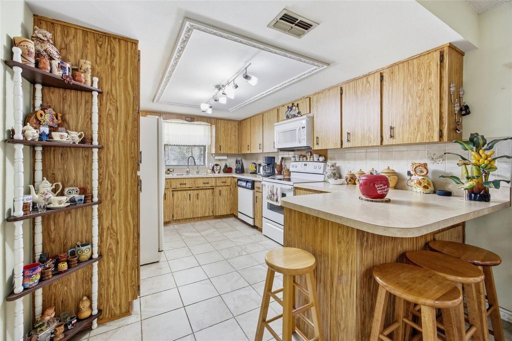 Image 12 of property listing at 5141 E BACKNER LANE, Inverness, FL 34452