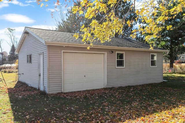 1895 WILDWOOD DRIVE, Suamico, WI 54173