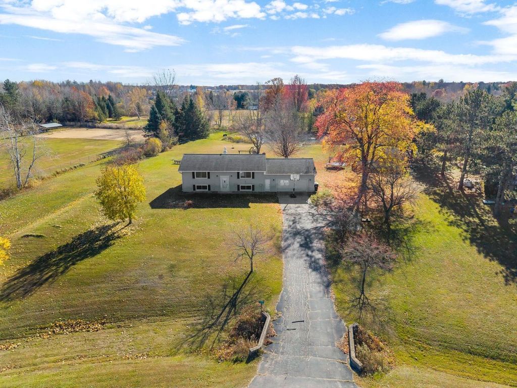 1895 WILDWOOD DRIVE, Suamico, WI 54173