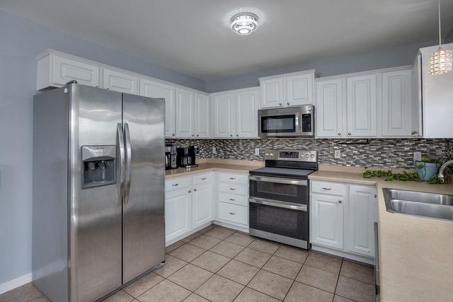268 Sweet Grass Drive, Sun Prairie, WI 53590