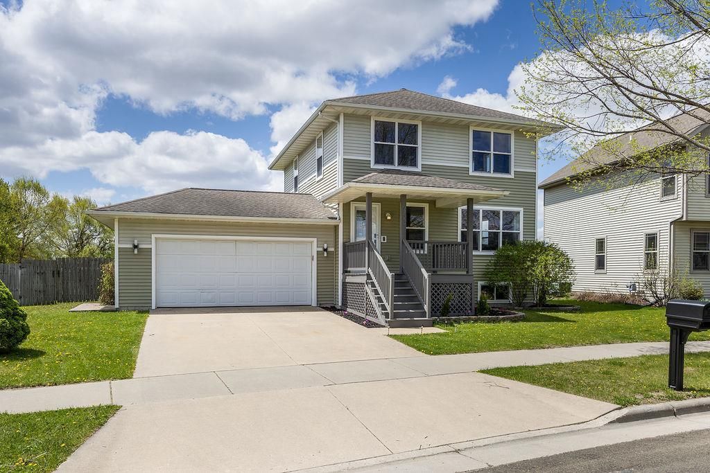 268 Sweet Grass Drive, Sun Prairie, WI 53590