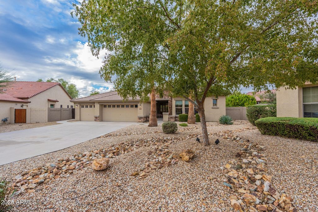 13354 W SAN MIGUEL Avenue, Litchfield Park, AZ 85340