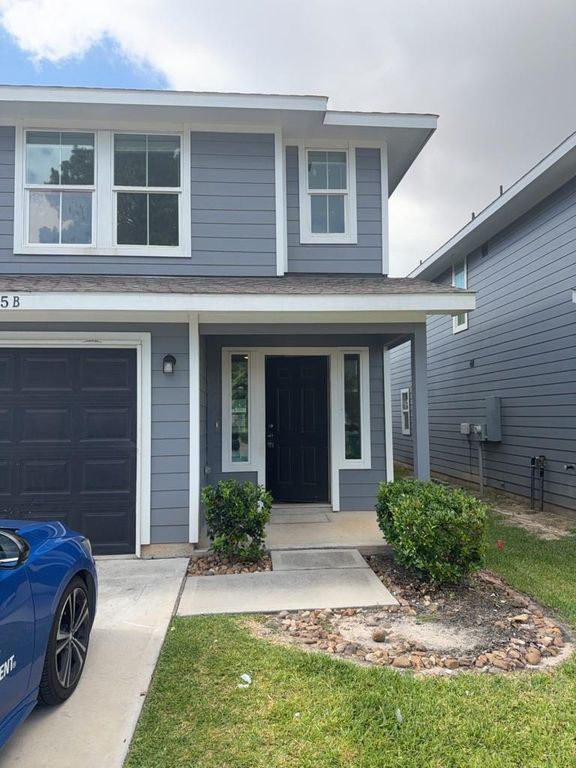 505 Hines Avenue B, Willis, TX 77378