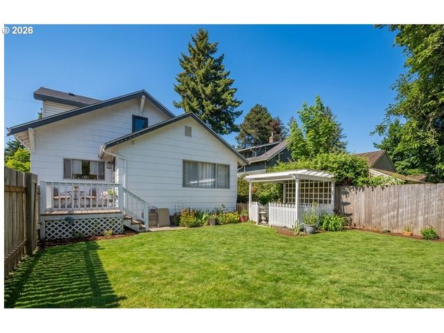 355 24th St, Salem, OR 97301