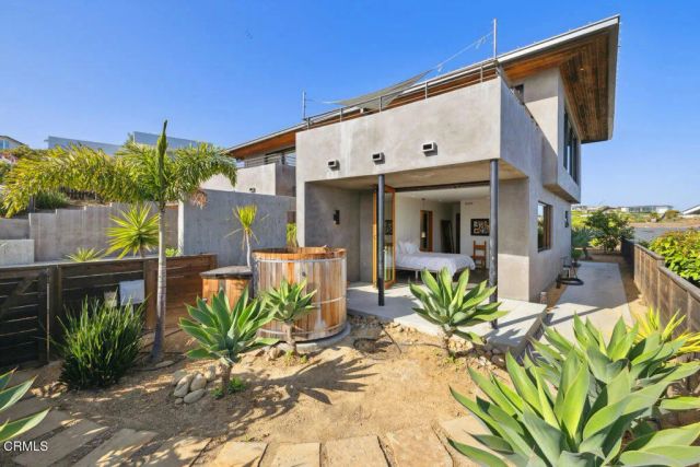 572 Skyline Road, Ventura, CA 93003