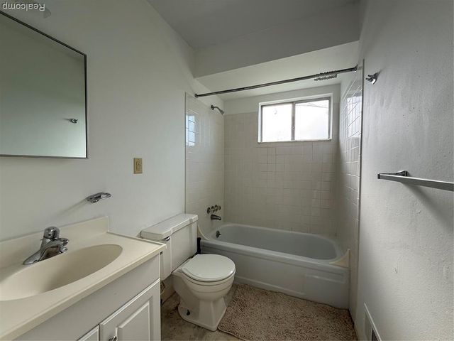 33711 Floyd Street, Clinton Township, MI 48035