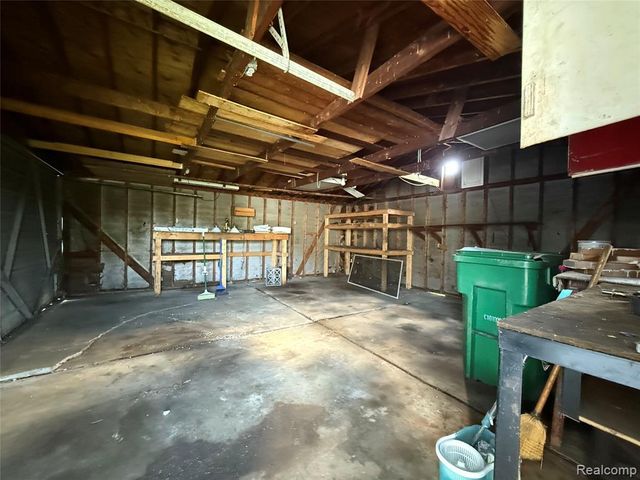 33711 Floyd Street, Clinton Township, MI 48035