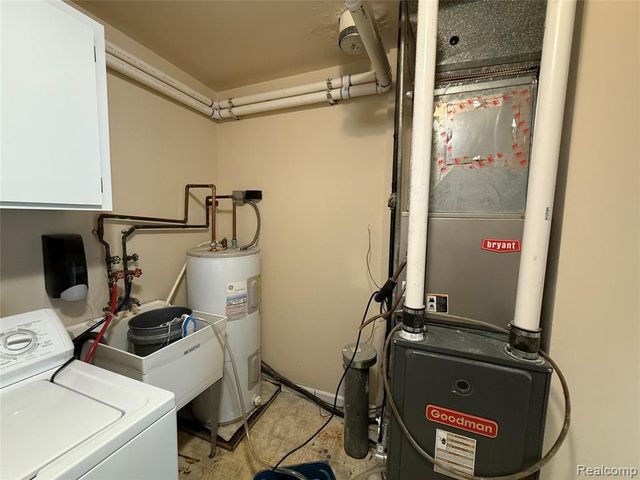 33711 Floyd Street, Clinton Township, MI 48035