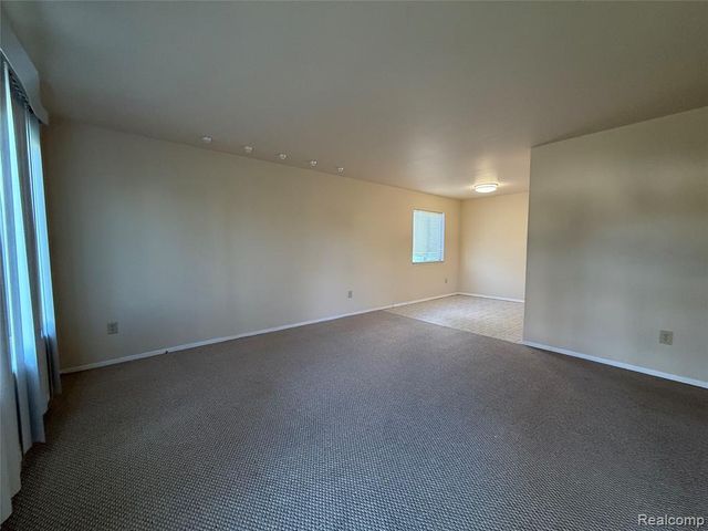 33711 Floyd Street, Clinton Township, MI 48035