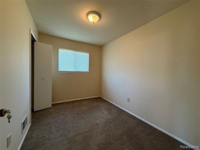 33711 Floyd Street, Clinton Township, MI 48035