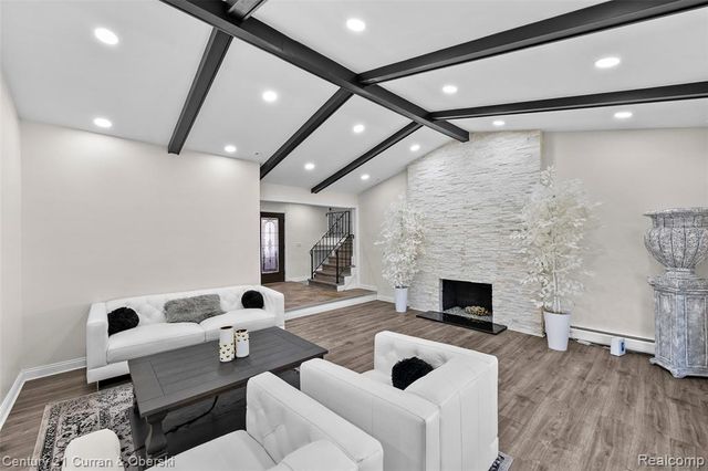 1310 Plainfield Street, Dearborn Heights, MI 48127