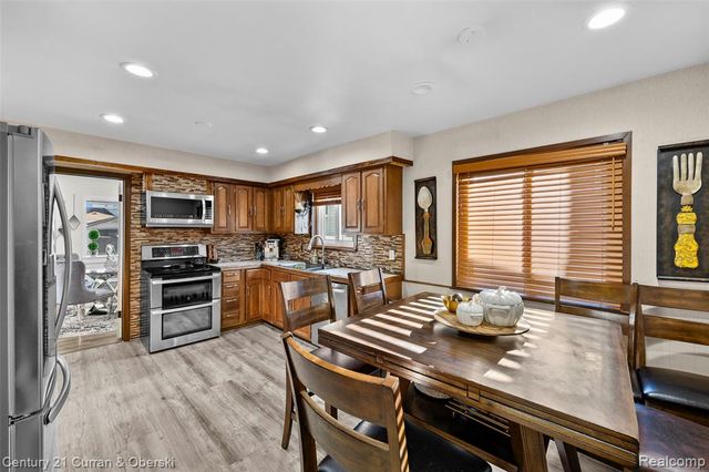 1310 Plainfield Street, Dearborn Heights, MI 48127