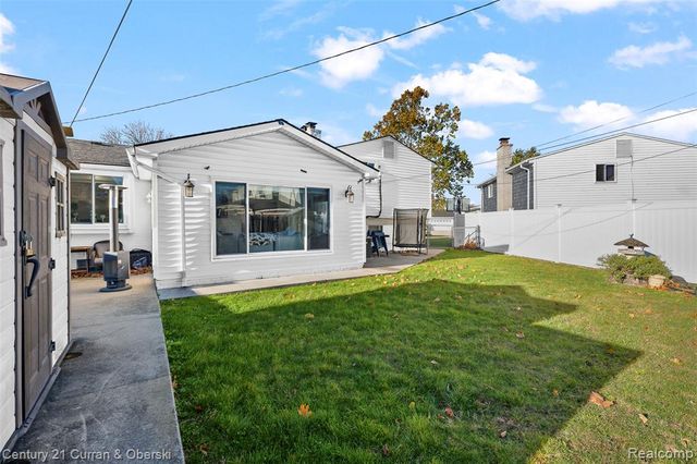 1310 Plainfield Street, Dearborn Heights, MI 48127