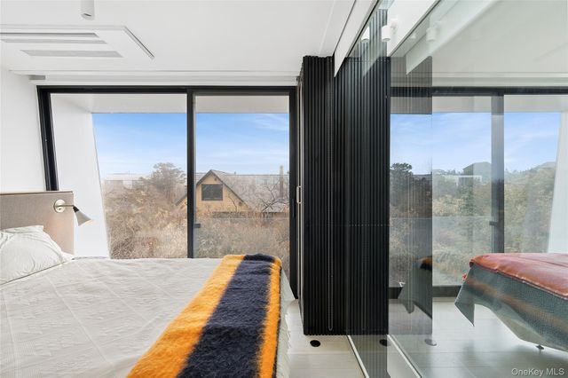 9 Ocean Lane, Amagansett, NY 11930
