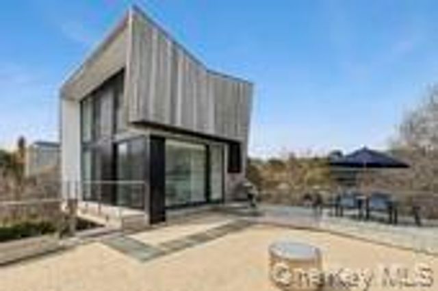 9 Ocean Lane, Amagansett, NY 11930