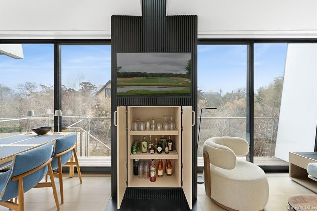 9 Ocean Lane, Amagansett, NY 11930