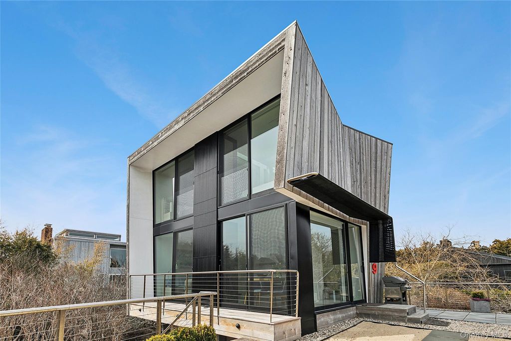 9 Ocean Lane, Amagansett, NY 11930