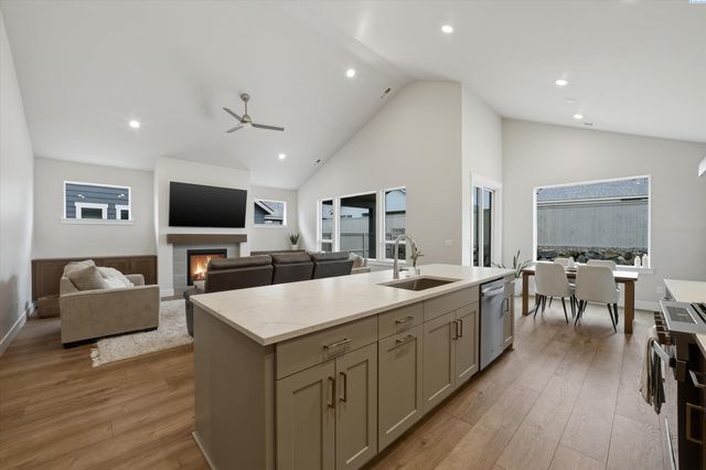 2859 Centerline Ave, Richland, WA 99354