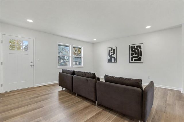 11119 N Harrison Street, Kansas City, MO 64155