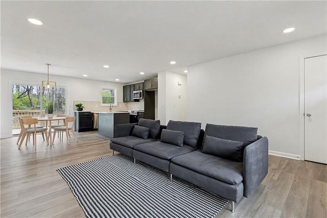 11119 N Harrison Street, Kansas City, MO 64155