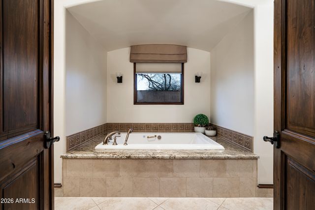 8871 E LOST GOLD Circle, Gold Canyon, AZ 85118