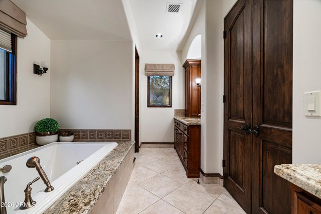 8871 E LOST GOLD Circle, Gold Canyon, AZ 85118