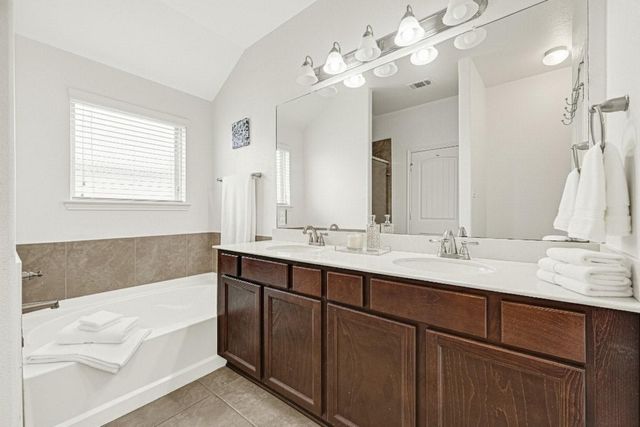 1933 Howth Avenue, Houston, TX 77051