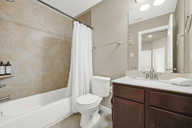 1933 Howth Avenue, Houston, TX 77051