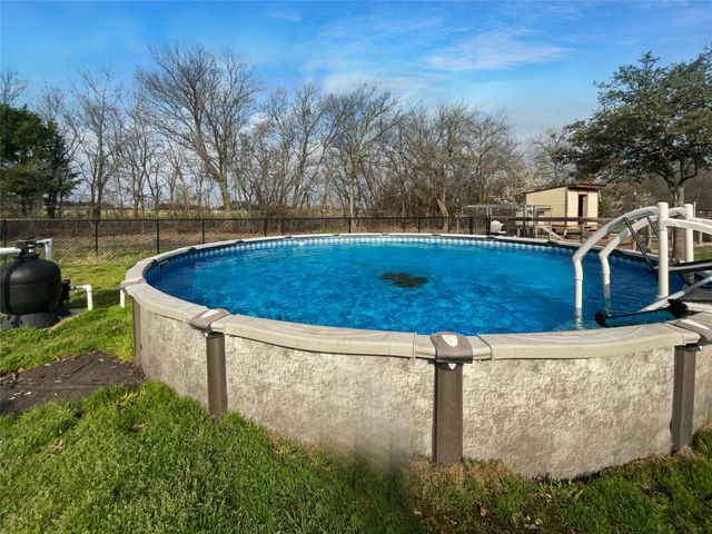 3915 Tower Circle, Nevada, TX 75173
