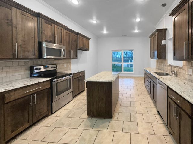 3915 Tower Circle, Nevada, TX 75173