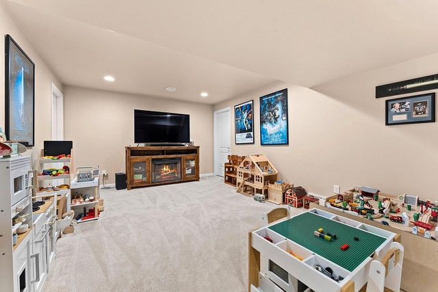 3670 PONDS EDGE COURT, De Pere, WI 54115