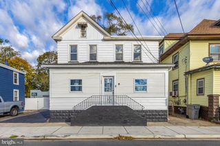 11 W WASHINGTON ST, Paulsboro, NJ 08066