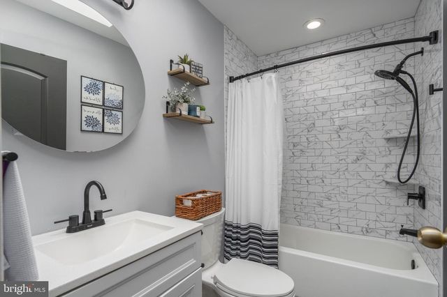 3830 SALINA RD, Philadelphia, PA 19154