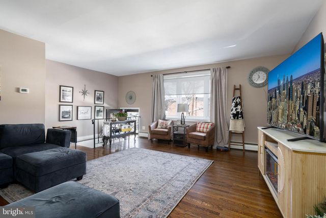 3830 SALINA RD, Philadelphia, PA 19154