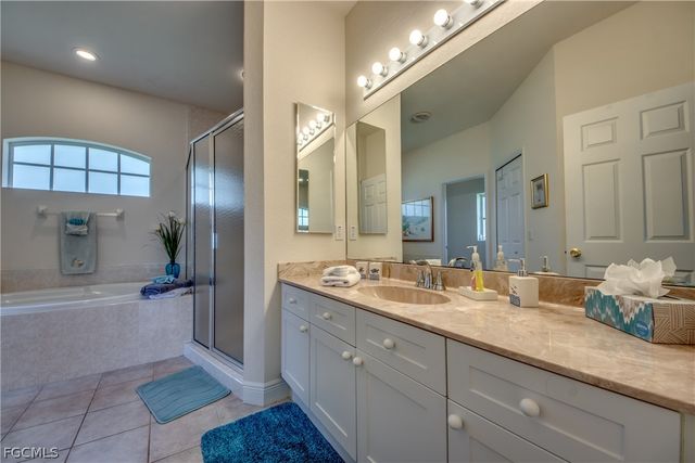 5244 Willow CT, Cape Coral, FL 33904