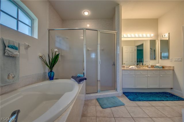 5244 Willow CT, Cape Coral, FL 33904