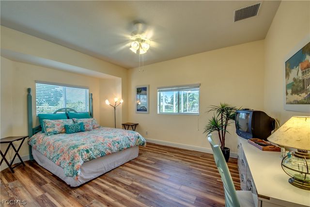 5244 Willow CT, Cape Coral, FL 33904