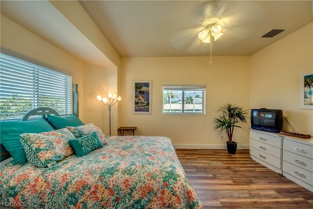 5244 Willow CT, Cape Coral, FL 33904