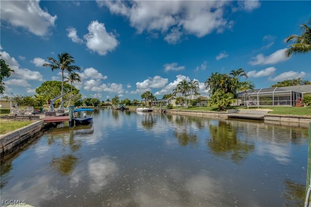 5244 Willow CT, Cape Coral, FL 33904
