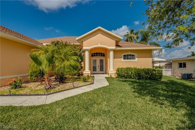 5244 Willow CT, Cape Coral, FL 33904