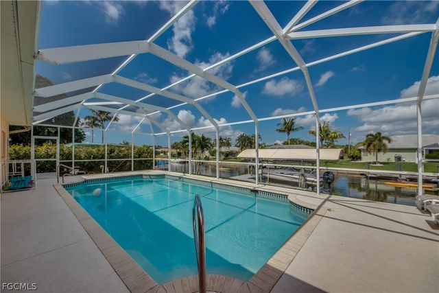 5244 Willow CT, Cape Coral, FL 33904