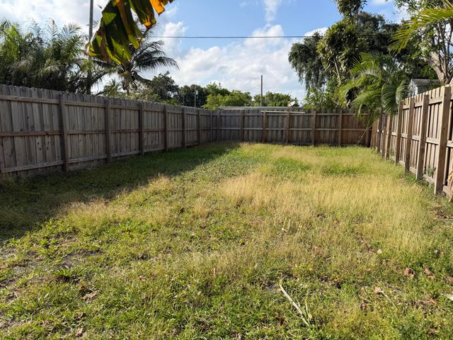 1185 NE 111th Street, Miami, FL 33161