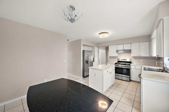 28849 Hearthstone Drive, Novi, MI 48377